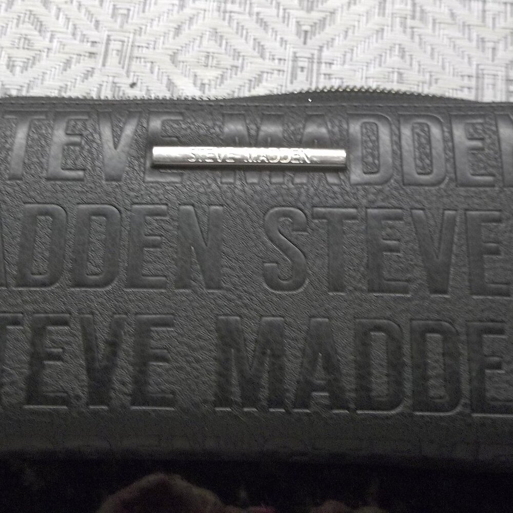 STEVE MADDEN CLUTCH